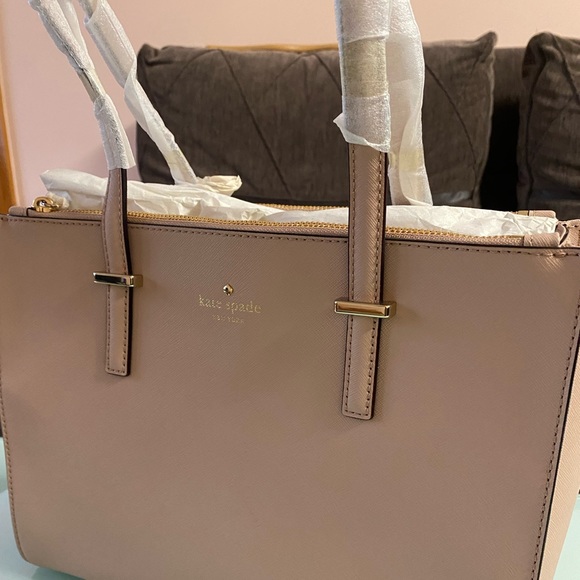 New with tags - KATE SPADE BLUSH TOTE WITH TAGS. Cedar street tote in blush - Picture 6 of 11